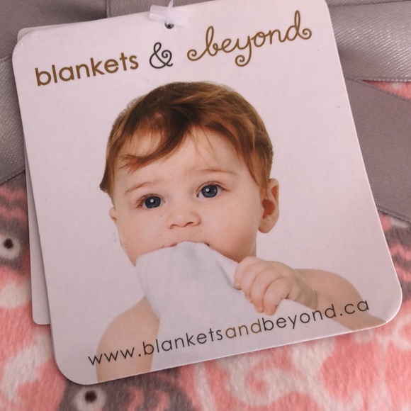 Blankets and Beyond Pink Owl Set of 4 Items - Picture 10 of 16